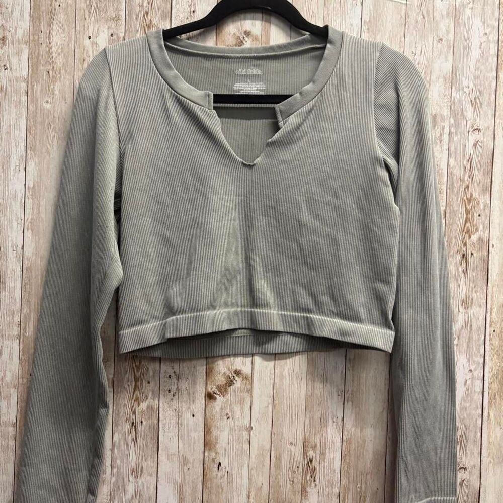 Wild-fable Women's Grey and Green Crop-top